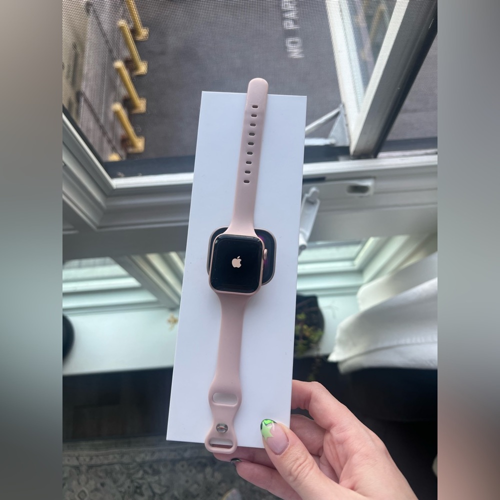 Apple Smartwatch series 4 in rose gold